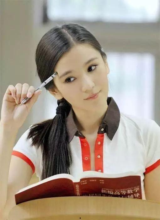 网红校花吃瓜事件真相,真相背后的惊人内幕