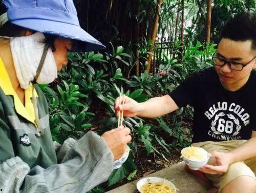 吃瓜网云南傈傈小伙,吃瓜网上的田园生活与民族风情