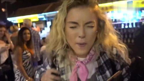 女子吃瓜网红是谁啊视频,视频走红背后的故事