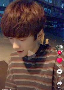 抖音网红男吃瓜,揭秘娱乐圈幕后真相