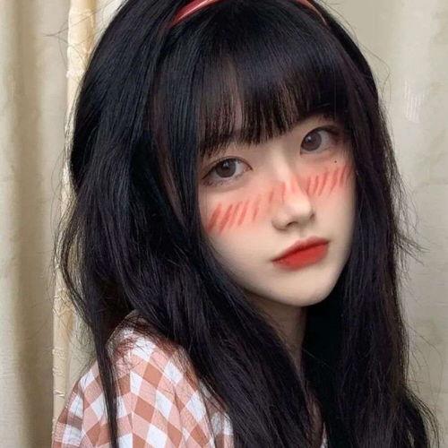 网红吃瓜头像卡通女生版,萌态可掬，趣味横生