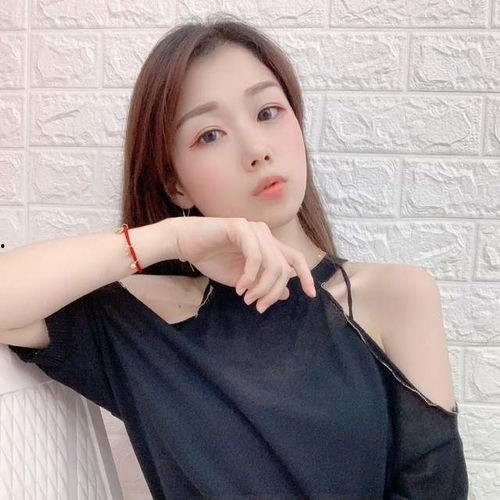 看我头像吃瓜网红图片女,揭秘看瓜网红女生的时尚生活